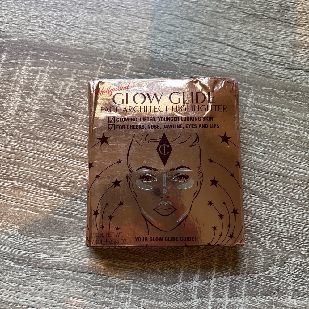 Charlotte Tilbury Hollywood Glow Guide Highlighter In Shade Champagne Glow